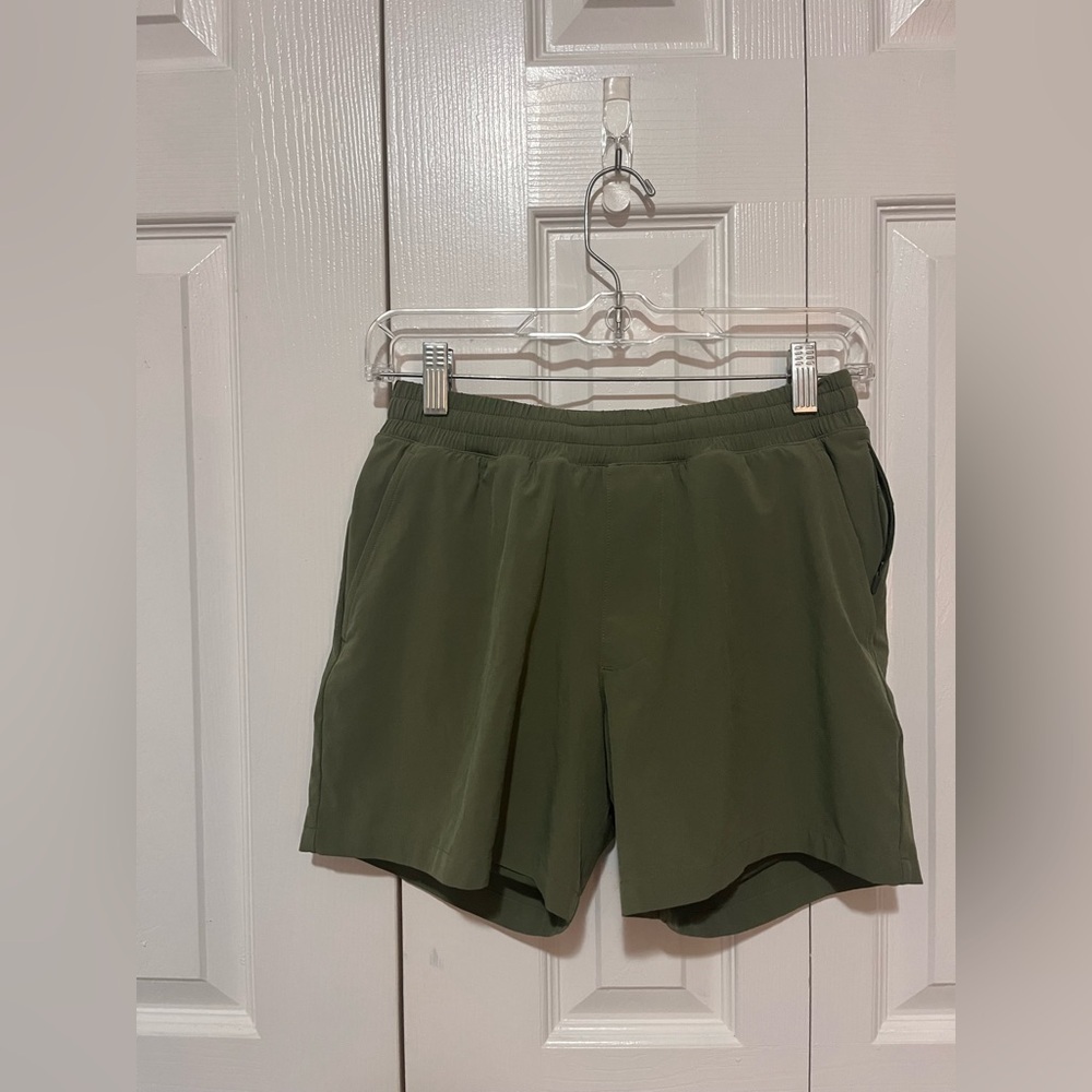Beyond Yoga Mid-Length Athletic Short Green Extra Small